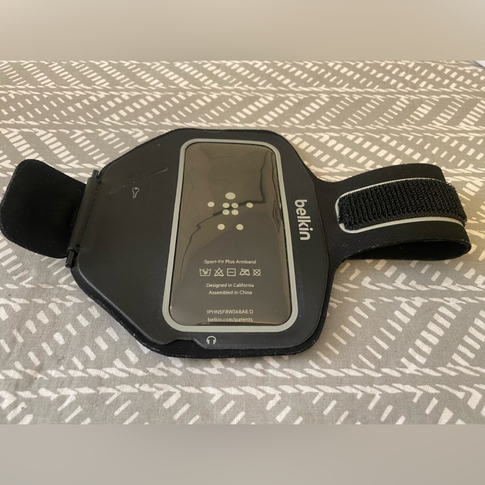 Belkin Sport-Fit Armband For Apple iPhone 5/5S/5c/SE Black